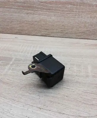 Nissan Primera Glow plug pre-heat relay 25230WD000
