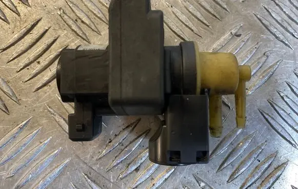 Hyundai i40 Turbo solenoid valve 701152020