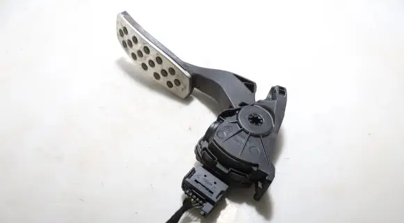 Opel Insignia A Accelerator throttle pedal