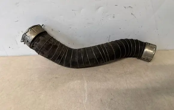 Intercooler hose/pipe