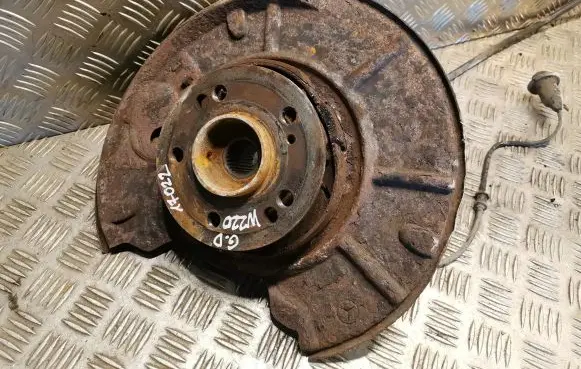 Mercedes-Benz S W220 Rear wheel hub