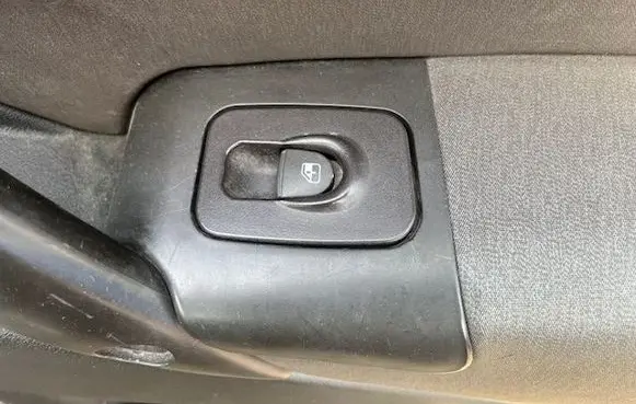 Lancia Ypsilon Electric window control switch 