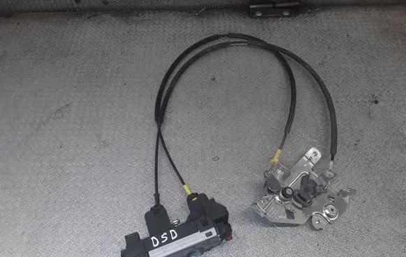 Nissan Primastar Sliding door lock 8200020185