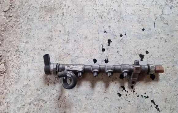 Audi Q5 SQ5 Fuel main line pipe 03L130089Q
