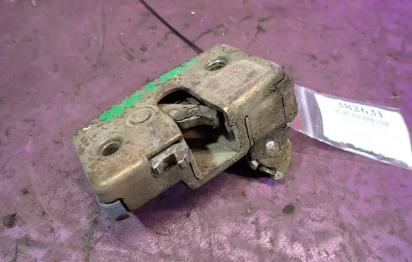 Volkswagen Transporter - Caravelle T4 Rear door lock 701843604D