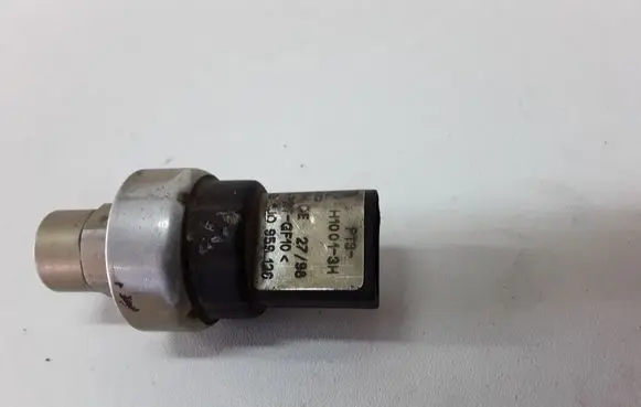 Volkswagen Polo Air conditioning (A/C) pressure sensor 1J0959126