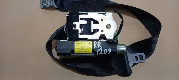 Volvo S60 Rear seatbelt 34147923