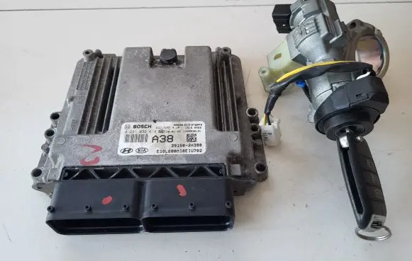KIA Sportage Engine control unit/module 391502A380