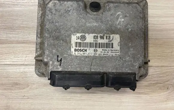 Audi A6 S6 C6 4F Engine control unit/module 038906018J 0281001613 28SA3440