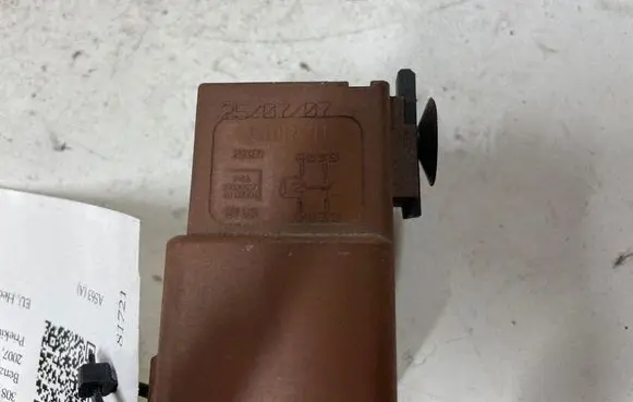 Peugeot 308 Coolant fan relay 250030