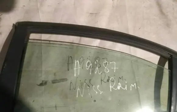 Nissan Primera Rear door window glass AS2