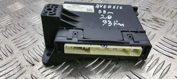 Toyota Avensis T270 Air conditioning/heating control unit 8865005251