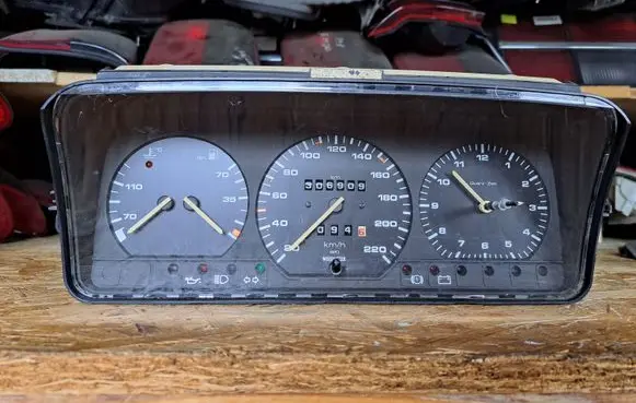 Volkswagen PASSAT B3 Speedometer (instrument cluster) 357919033AJ 6160452019