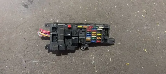 Volvo S80 Fuse module 8678449 518787205