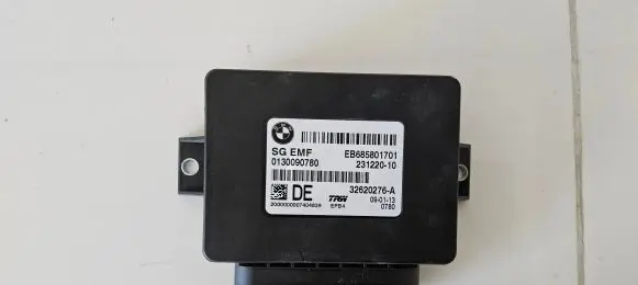 BMW 5 F10 F11 Hand brake control module 6858017 23122010 32620276A
