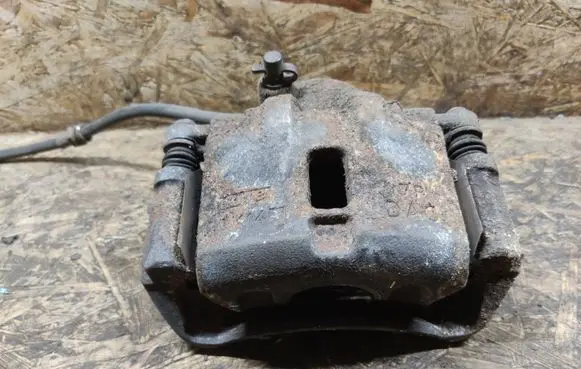 Front brake caliper