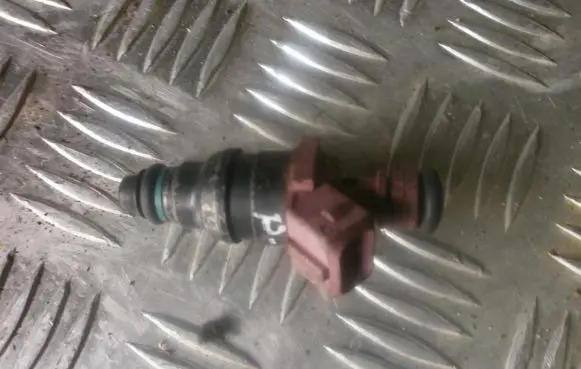 Peugeot 406 Fuel injector 0280155216