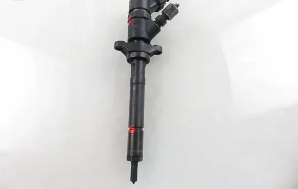 Fuel injector