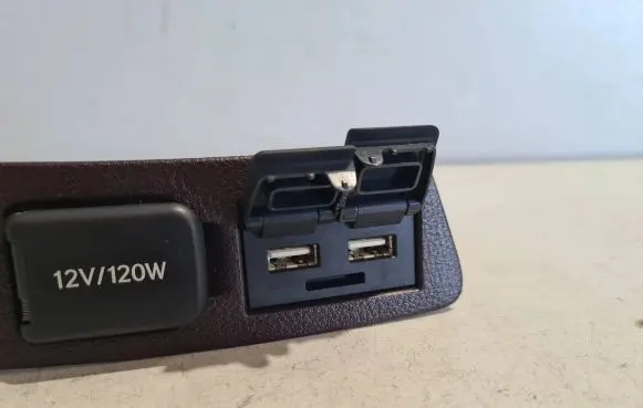 USB socket connector