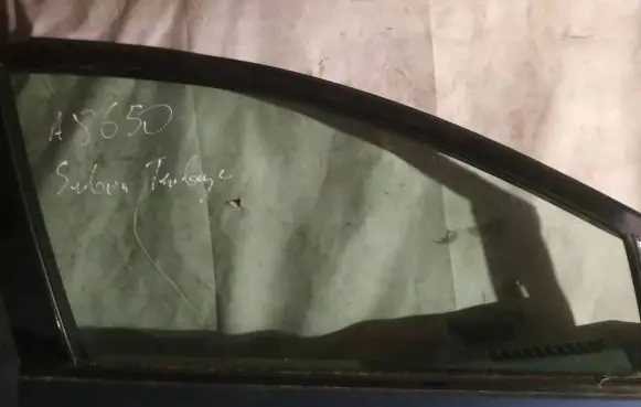 Subaru B9 Tribeca Front door window glass four-door
