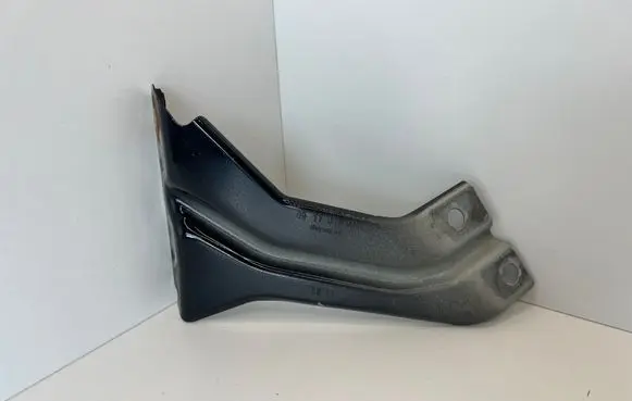 Audi A1 Fender mounting bracket 8X0821136A