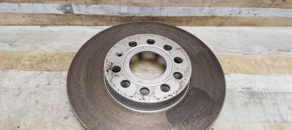 Volkswagen Touran I Front brake disc