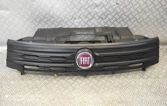 Fiat Talento Front bumper upper radiator grill 623106388R