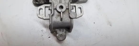 Peugeot 508 Engine mount bracket