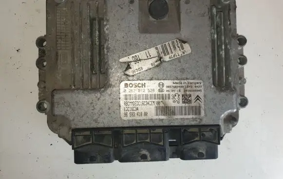 Peugeot 407 Engine control unit/module 0281012528