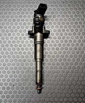 BMW 5 E60 E61 Fuel injector 0445110131
