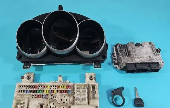 Mazda 3 I Engine control unit/module ECU 0281011534 IMPRK1597948