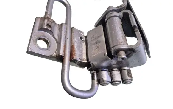 Audi A3 S3 8P Front door lower hinge 8E0831411B