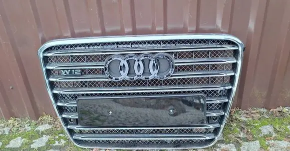 Audi A8 S8 D4 4H Front bumper upper radiator grill 
