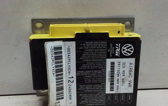 Volkswagen PASSAT B6 Airbag control unit/module 3C0909605J