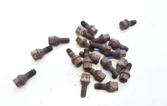 Opel Vectra C Nuts/bolts 