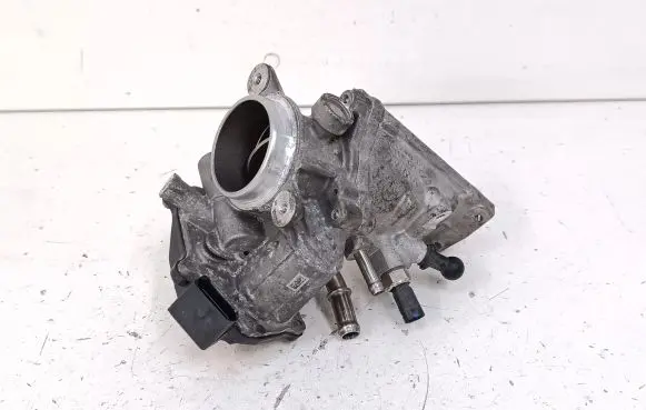 Volkswagen Jetta VI Throttle valve 04L128063P A2C84315500 04L128637