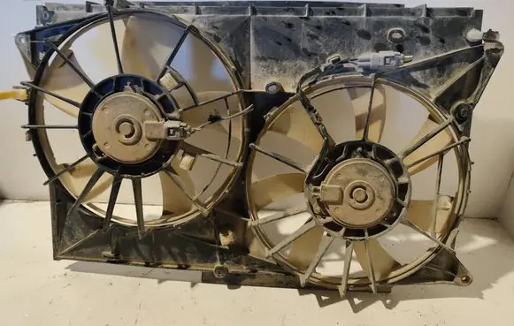 Toyota RAV 4 (XA30) Electric radiator cooling fan 4227501372