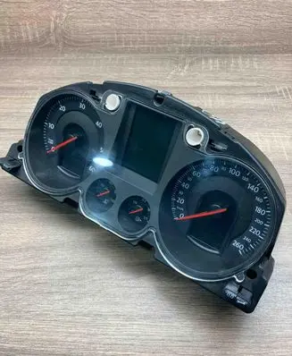 Volkswagen PASSAT B6 Speedometer (instrument cluster) 3C0920871E V0002000