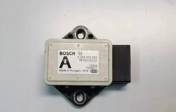 Toyota Avensis T270 Trunk lid opening control unit 