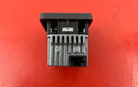 Mercedes-Benz C W205 USB socket connector A2058207001