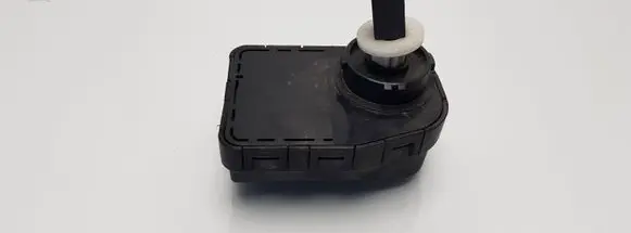 Mercedes-Benz E W210 Headlight level adjustment motor 00745701
