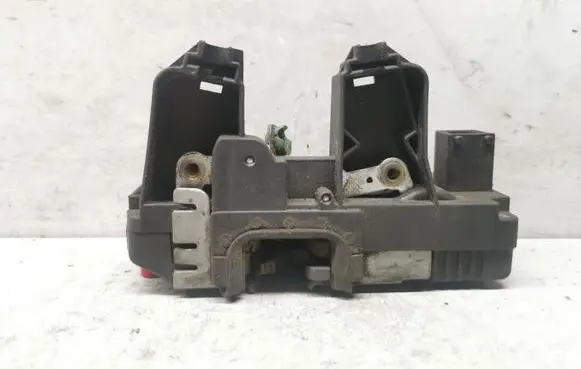 Opel Zafira A Rear door lock 24414135