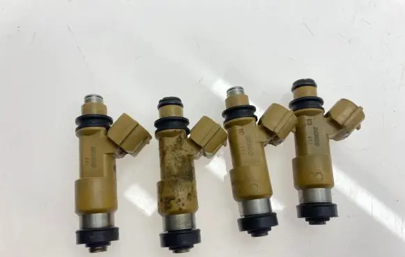 Subaru Legacy Fuel injectors set 009042628