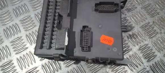 Renault Laguna II Fuse box set 8200148810 8200004201