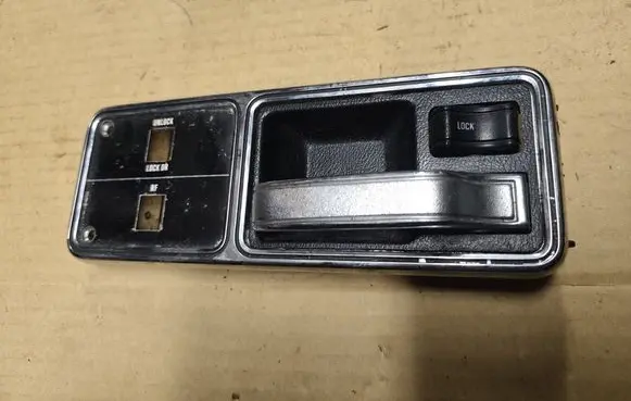 Front door interior handle