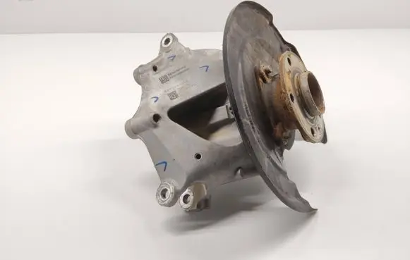 Volvo XC40 Rear wheel hub spindle/knuckle 32246251