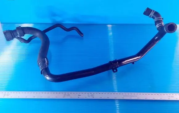 Audi A4 S4 B7 8E 8H Engine coolant pipe/hose 8E0121044B