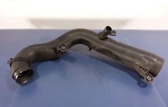 Skoda Octavia Mk2 (1Z) Air intake hose/pipe 1K0129654L