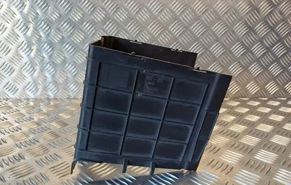 Battery box tray