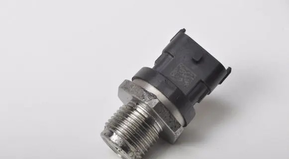 Land Rover Defender Fuel pressure sensor 0281007441